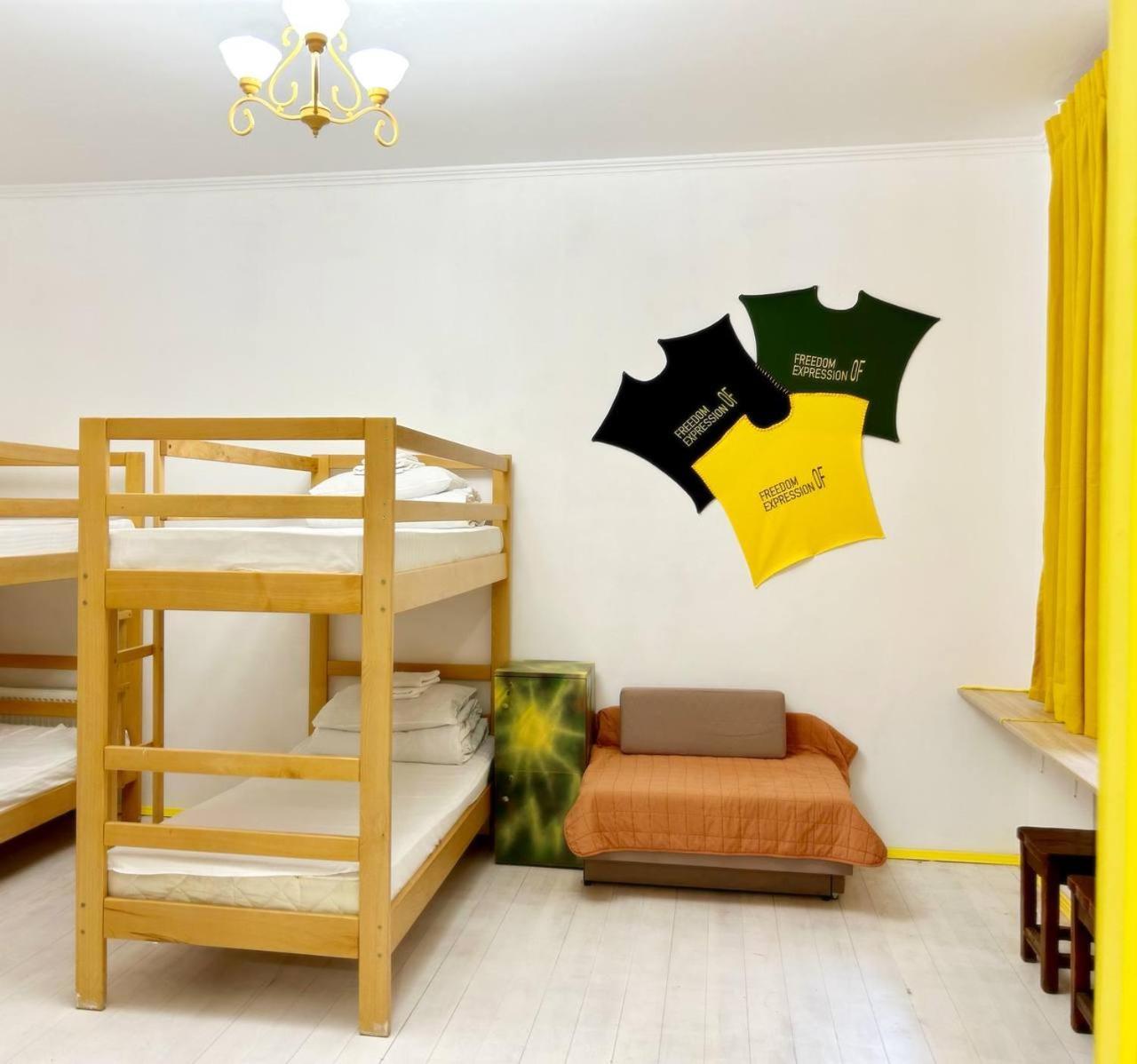 Hostel Europe-U Lviv Exteriör bild