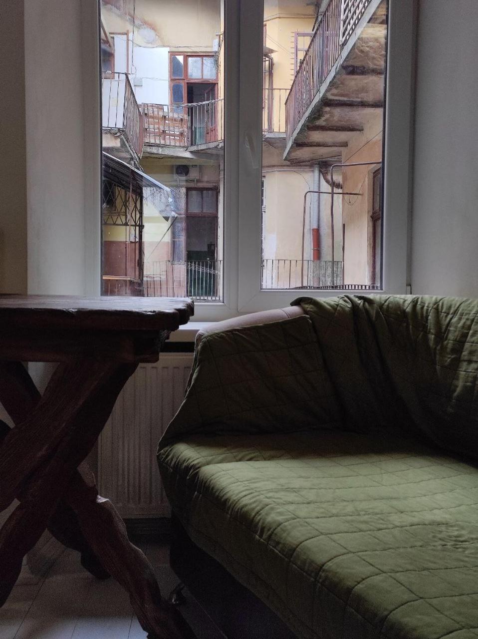 Hostel Europe-U Lviv Exteriör bild